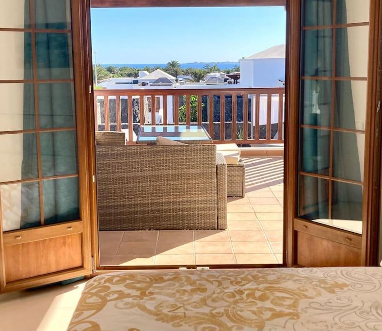 Luxury 4-Bedroom Villa With Heated Pool + Sea View Плая Бланка Екстериор снимка