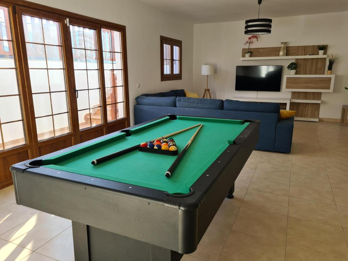 Luxury 4-Bedroom Villa With Heated Pool + Sea View Плая Бланка Екстериор снимка