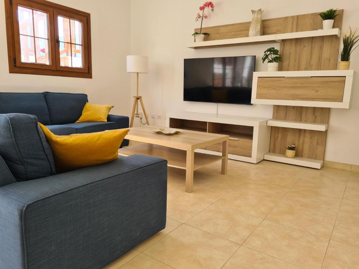 Luxury 4-Bedroom Villa With Heated Pool + Sea View Плая Бланка Екстериор снимка